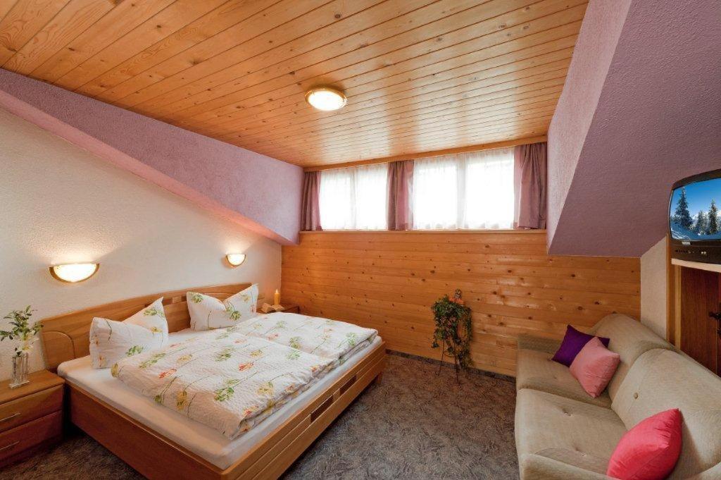 Готель Haus Birgit Петтной-ам-Арльберг Екстер'єр фото